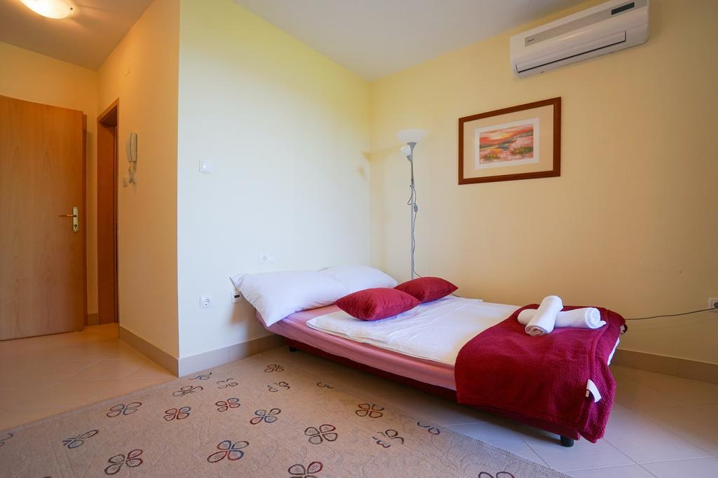 Apartments Ivan Задар Екстериор снимка